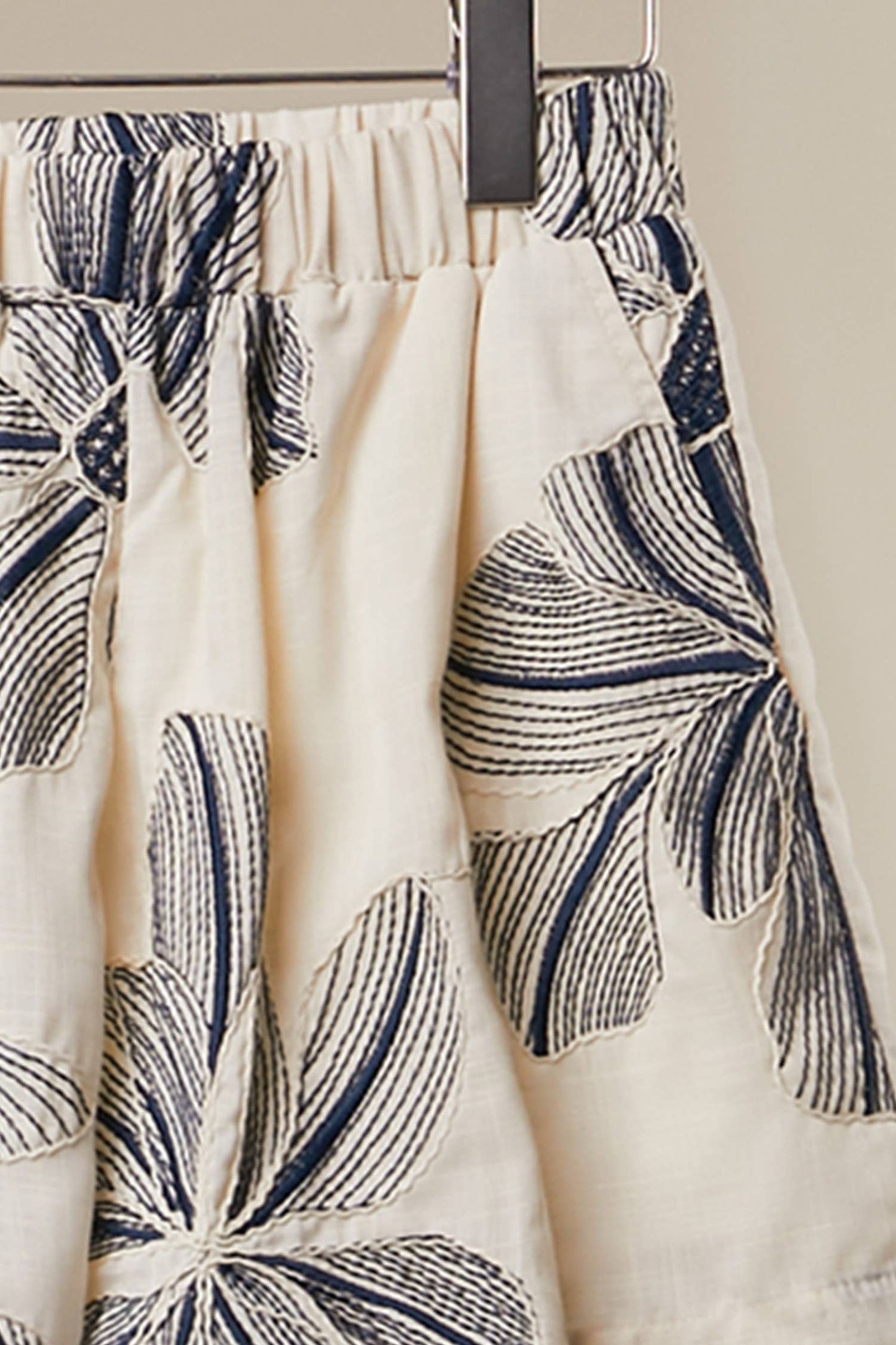 Floral Print Elastic Waist Shorts