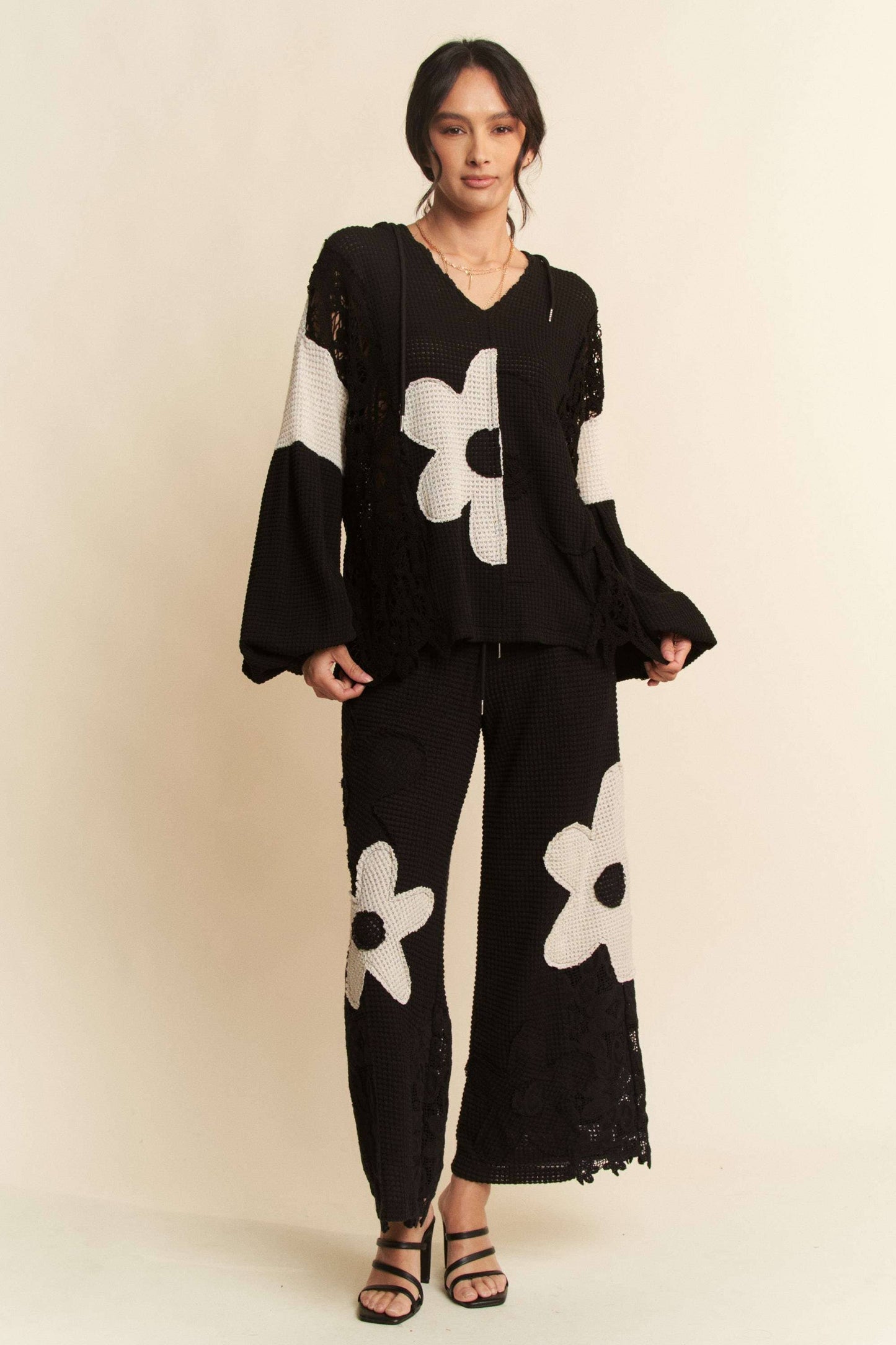 HOODIE OVERSIZED KNNIT TOP WITH FLOWER PATCH