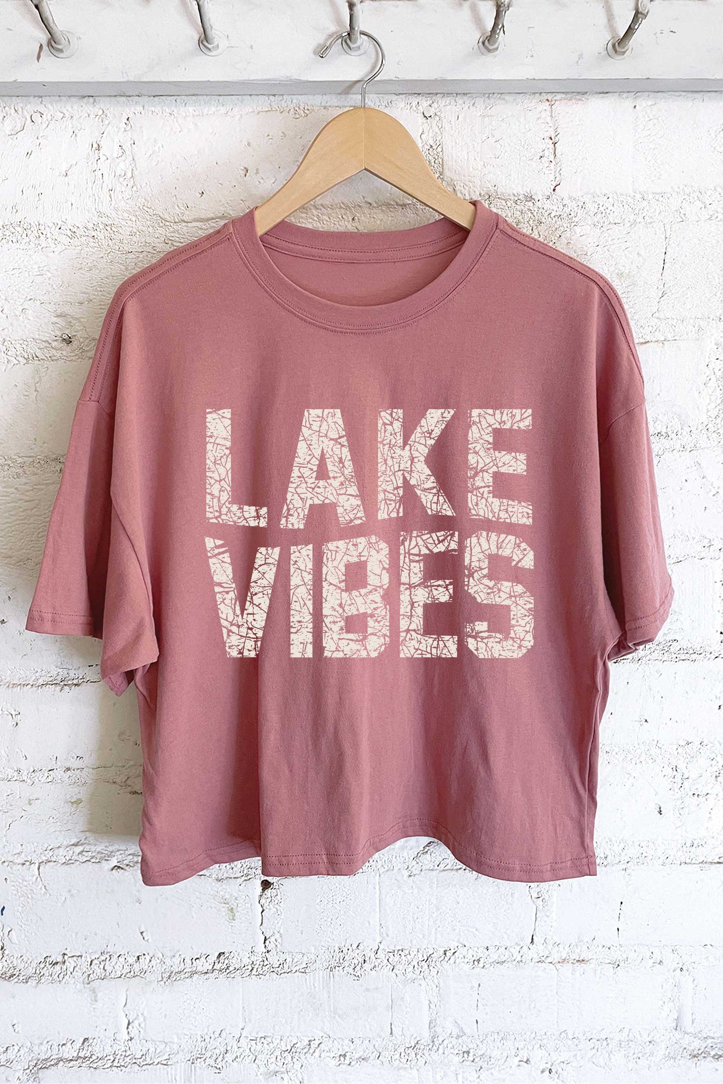 LAKE VIBES GRAPHIC LONG CROP TOP