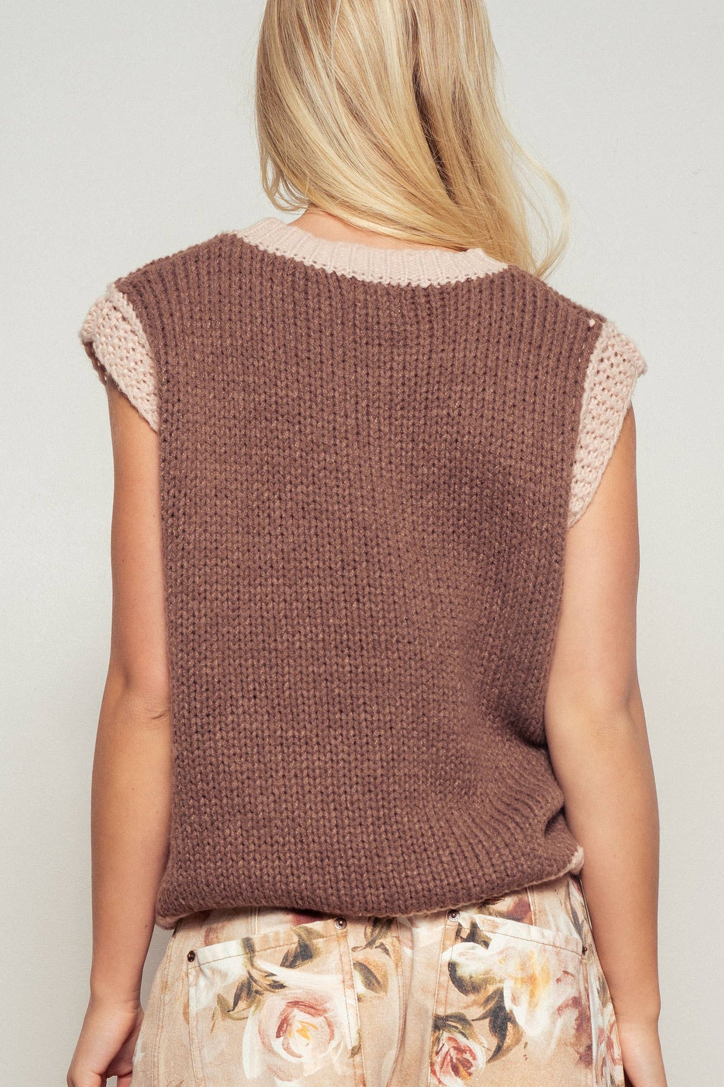 Western Horseshoe Crochet Knit Ribbed Trim Sweater Vest