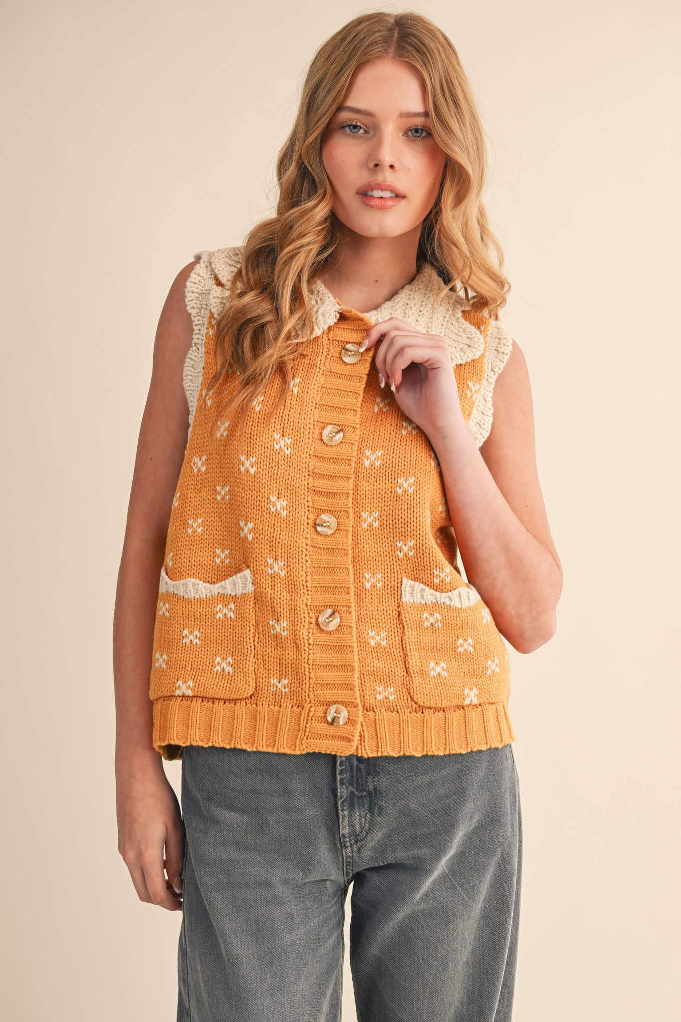 DOLL COLLAR SWEATER VEST