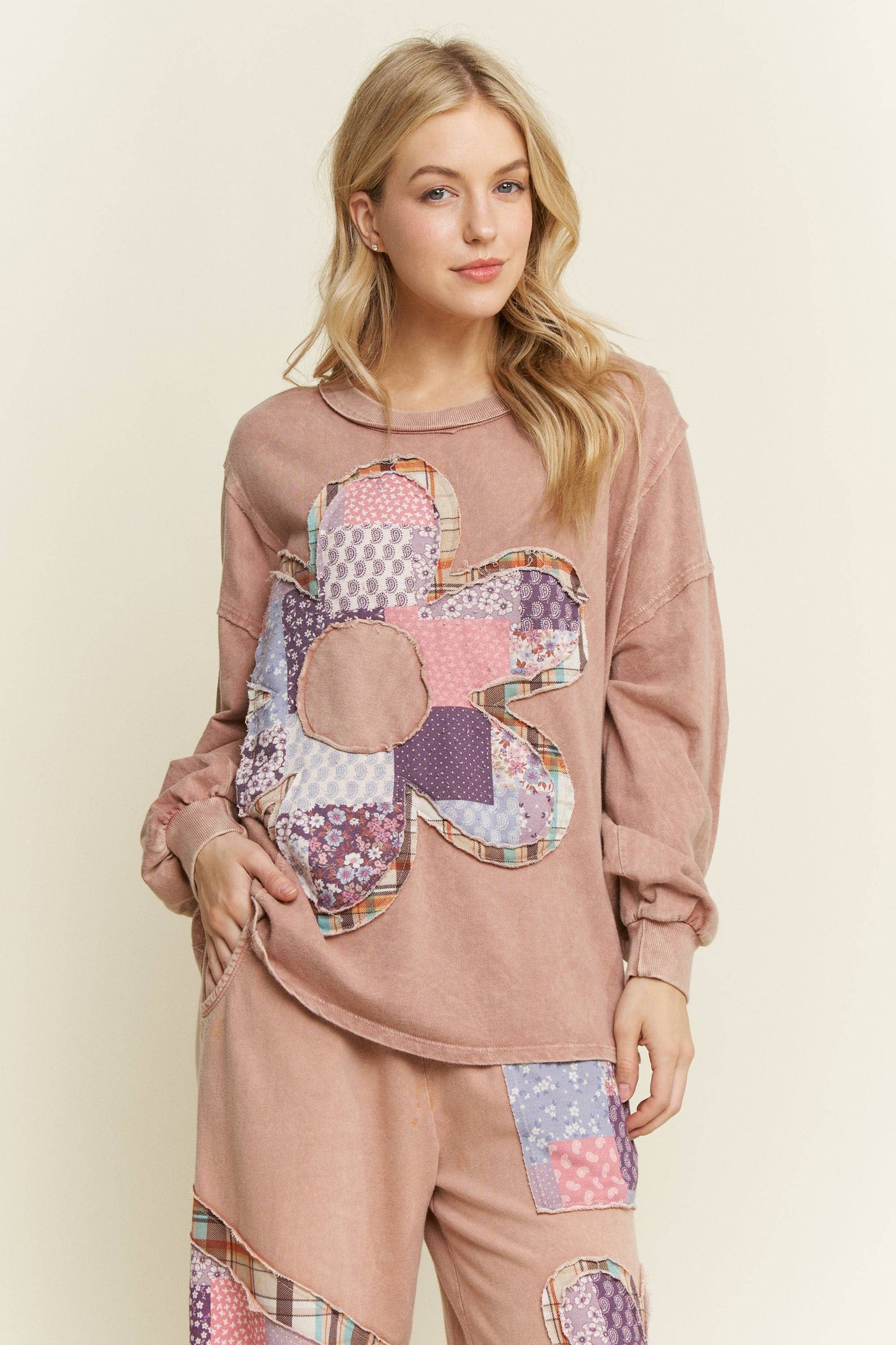 Mineral Washed Patch Daisy Longsleeve