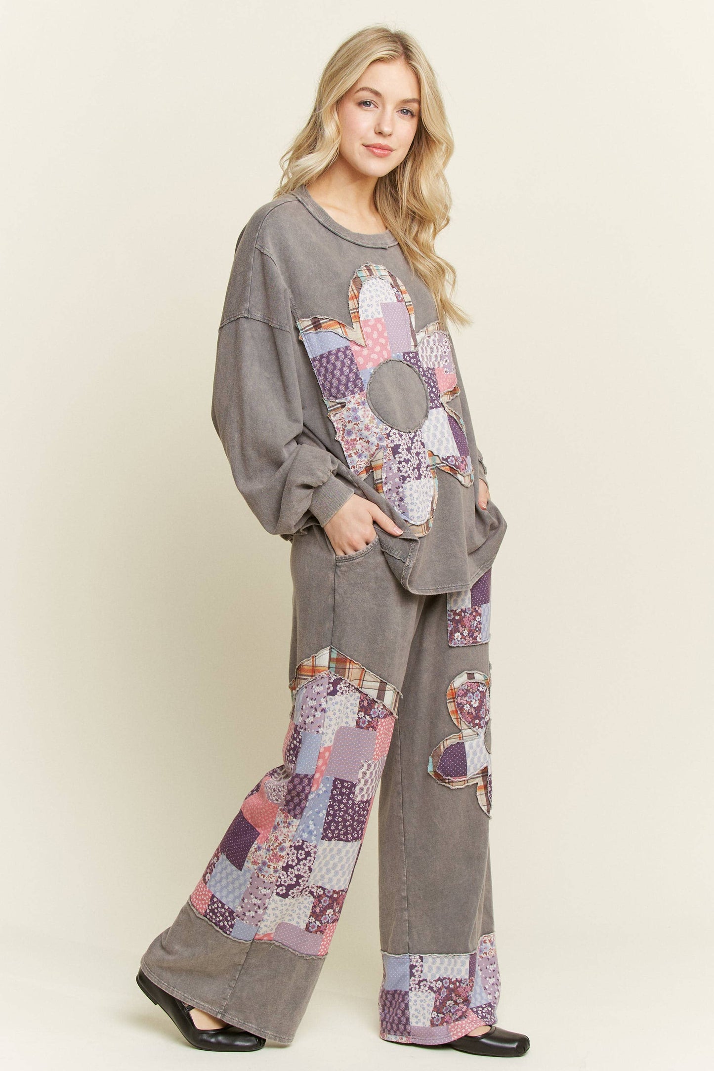 Mineral Washed Patch Daisy Longsleeve