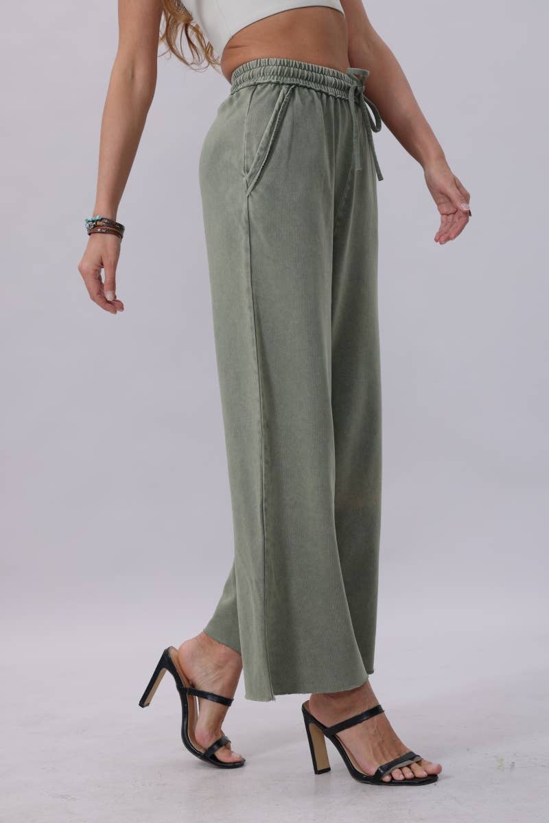 Acid Wash Wide-Leg Sweatpants – Relaxed Fit with Raw Hem