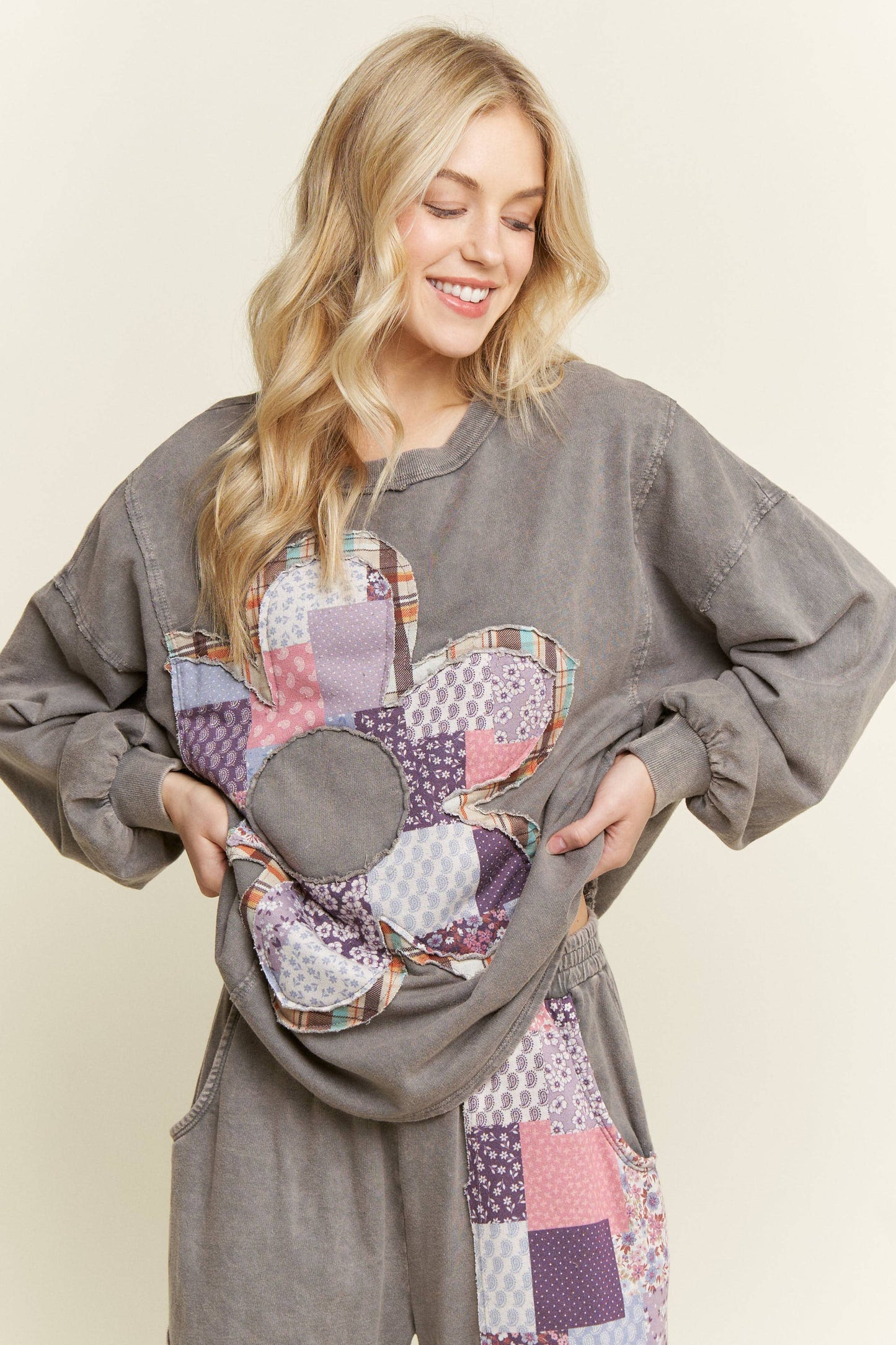 Mineral Washed Patch Daisy Longsleeve