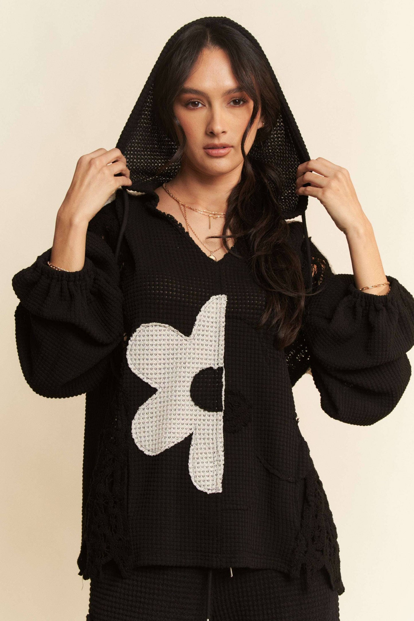 HOODIE OVERSIZED KNNIT TOP WITH FLOWER PATCH