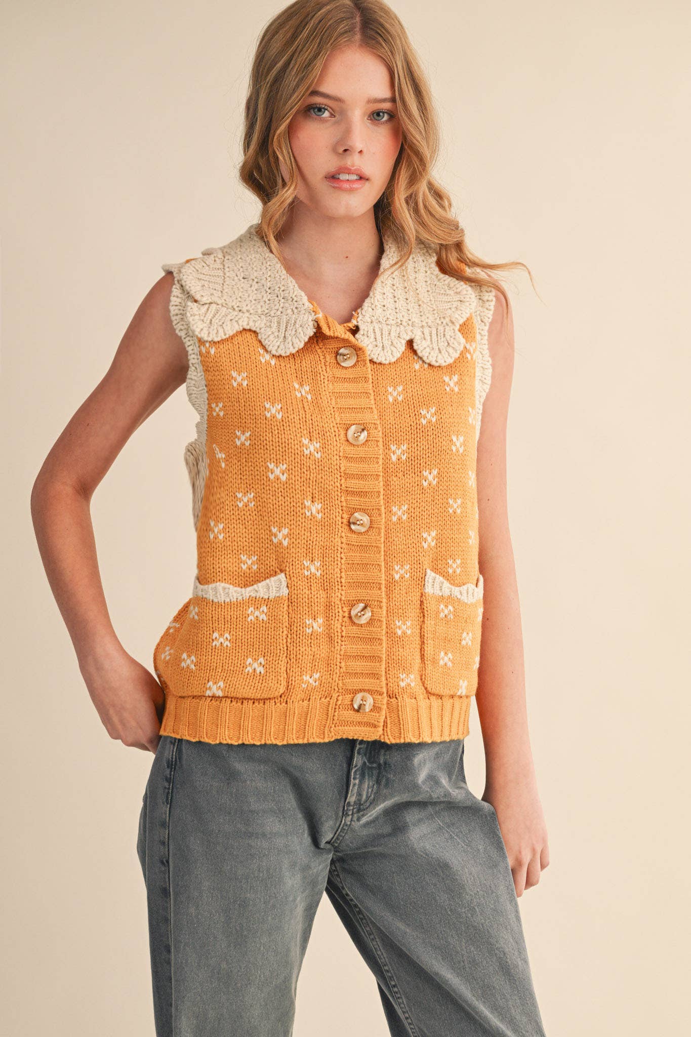 DOLL COLLAR SWEATER VEST