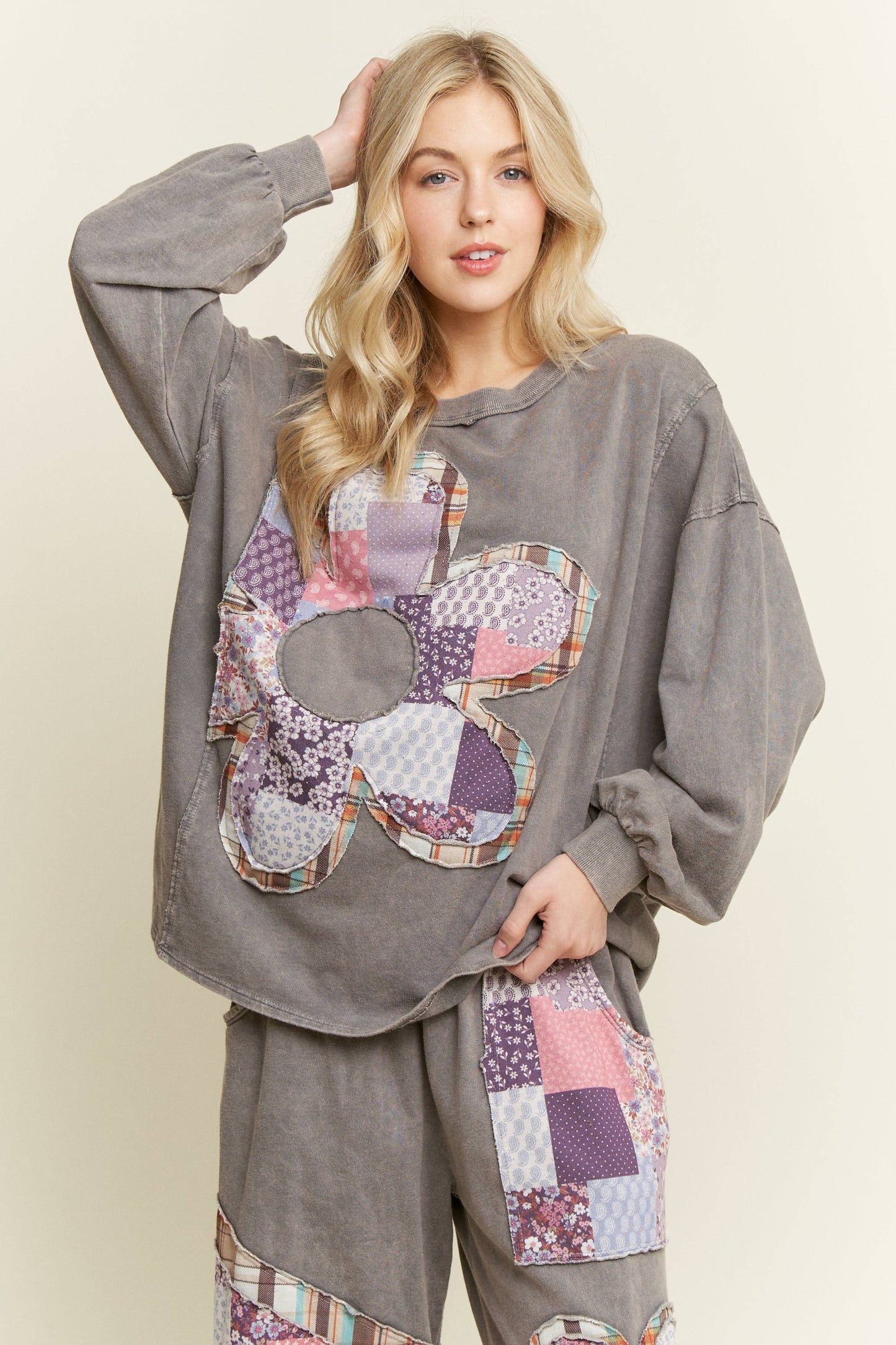 Mineral Washed Patch Daisy Longsleeve