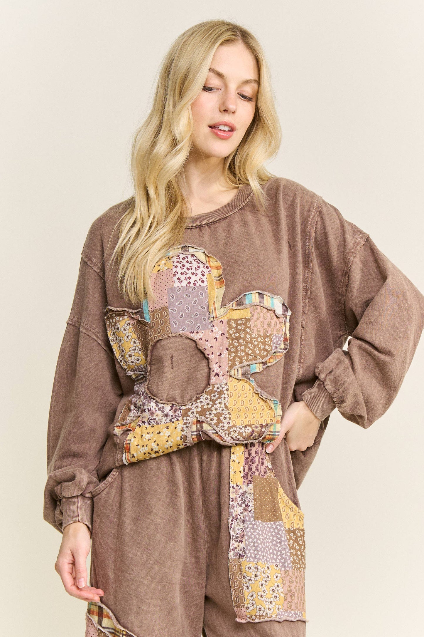 Mineral Washed Patch Daisy Longsleeve
