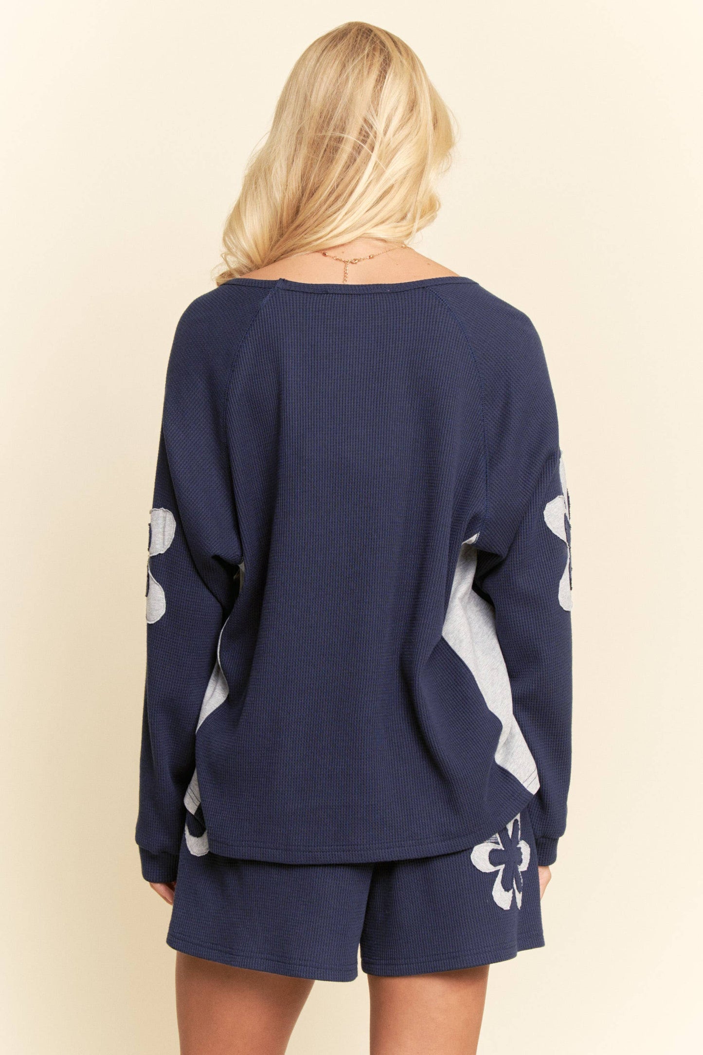PATCH FLORAL THERMAL KNIT SHORTS