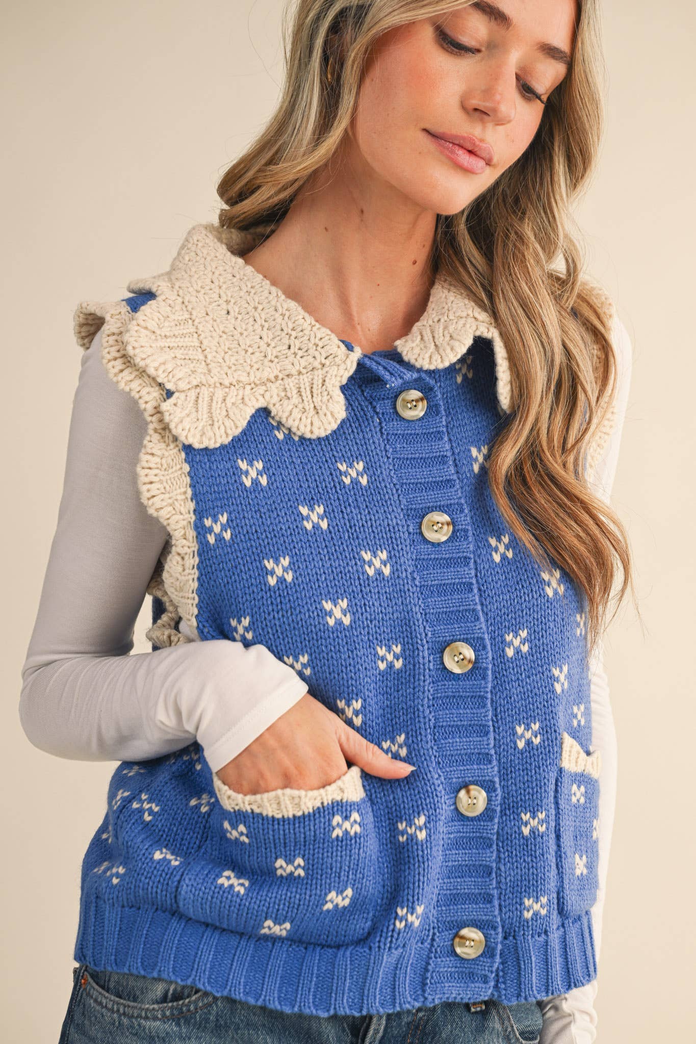 DOLL COLLAR SWEATER VEST