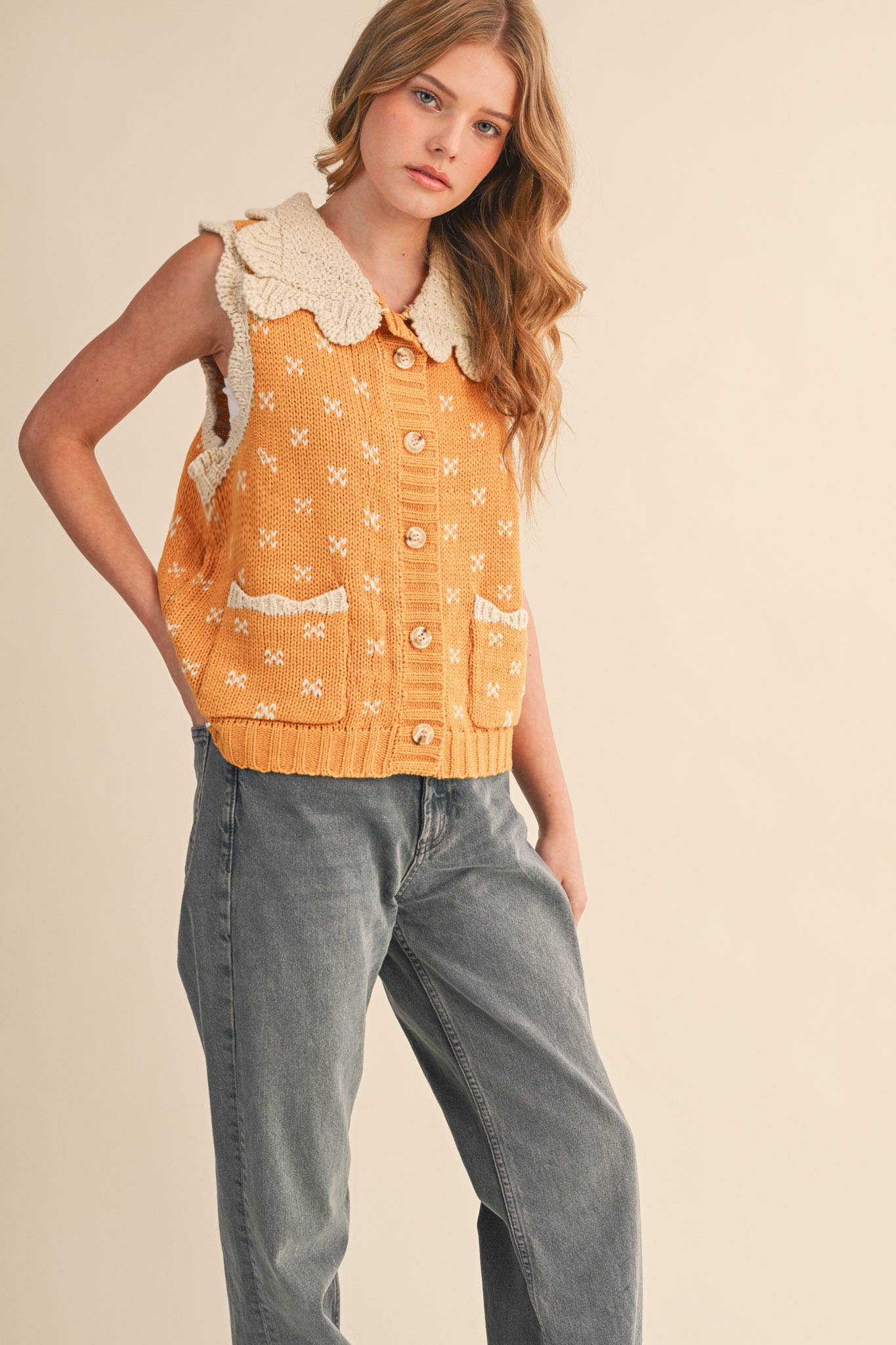 DOLL COLLAR SWEATER VEST