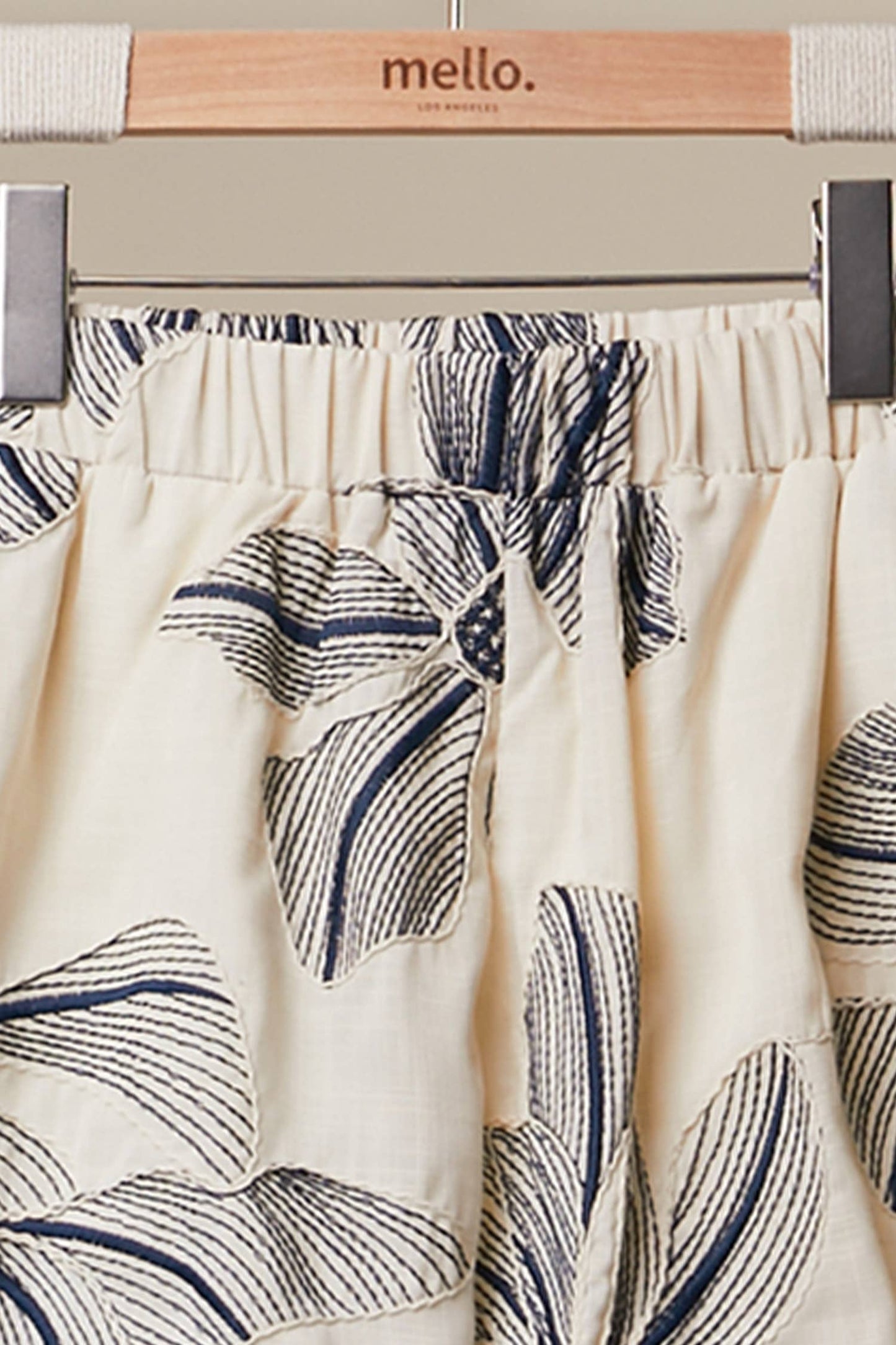 Floral Print Elastic Waist Shorts