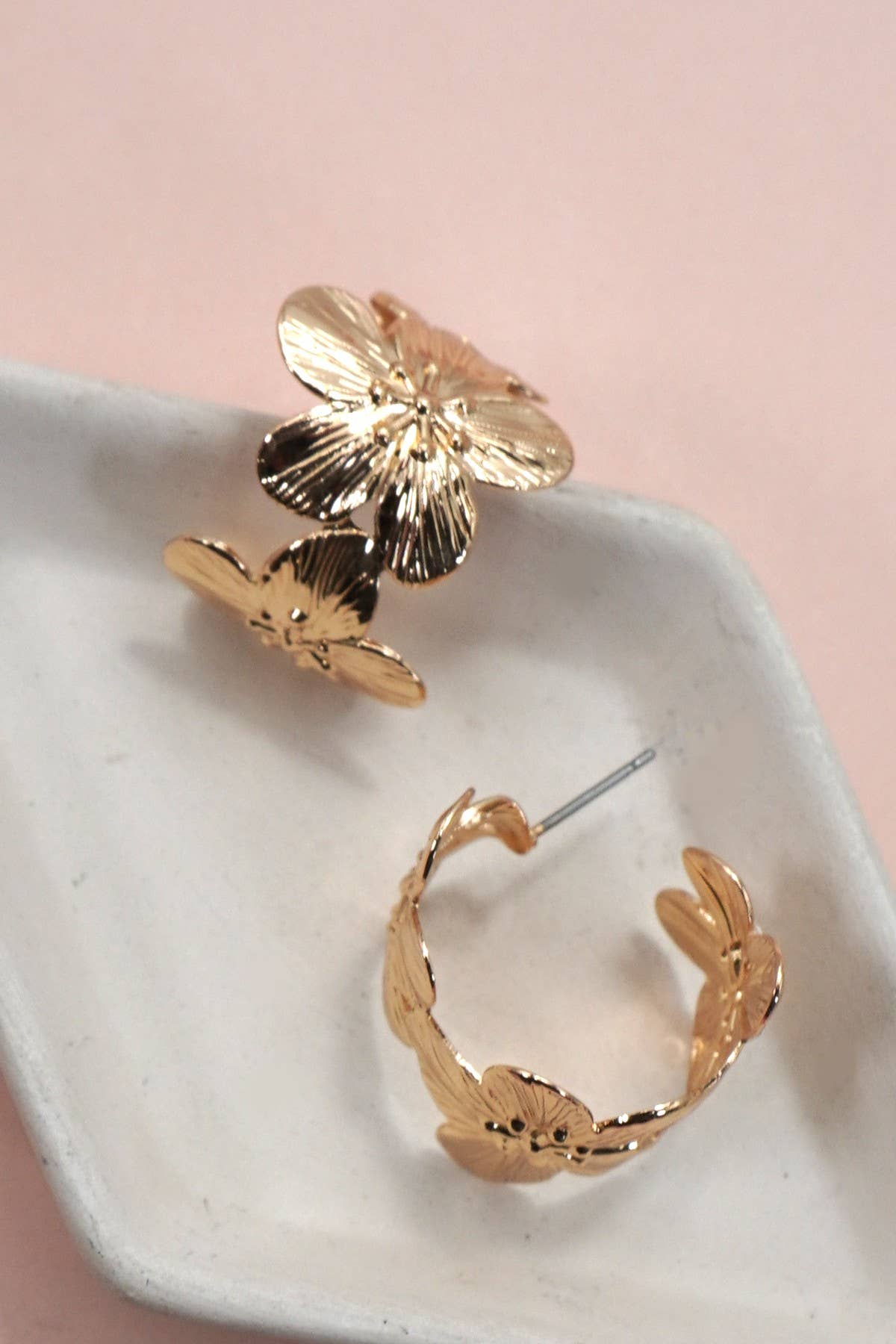 MULTI FLOWER CIRCULAR HOOP EARRINGS