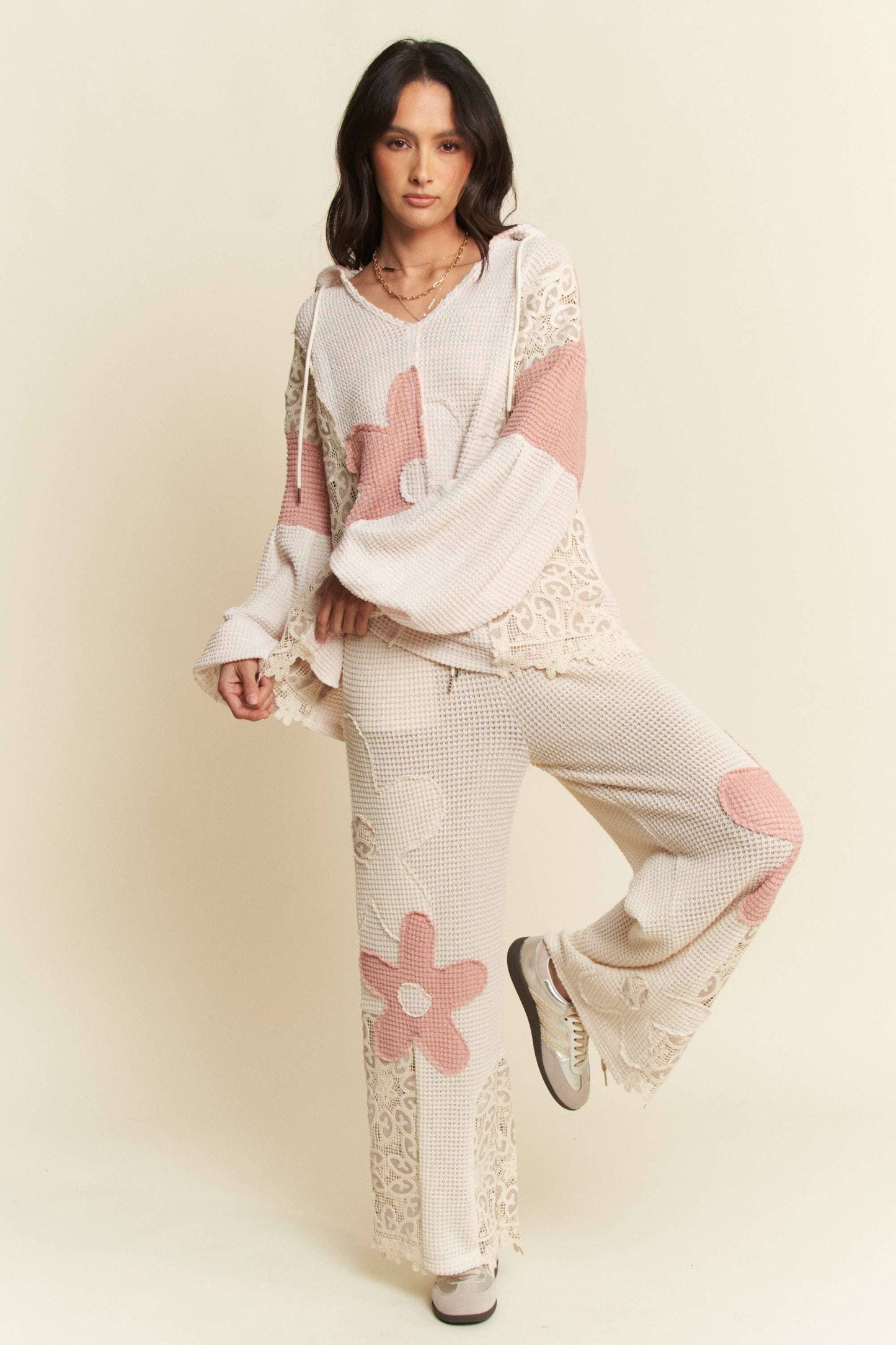 HOODIE OVERSIZED KNNIT TOP WITH FLOWER PATCH