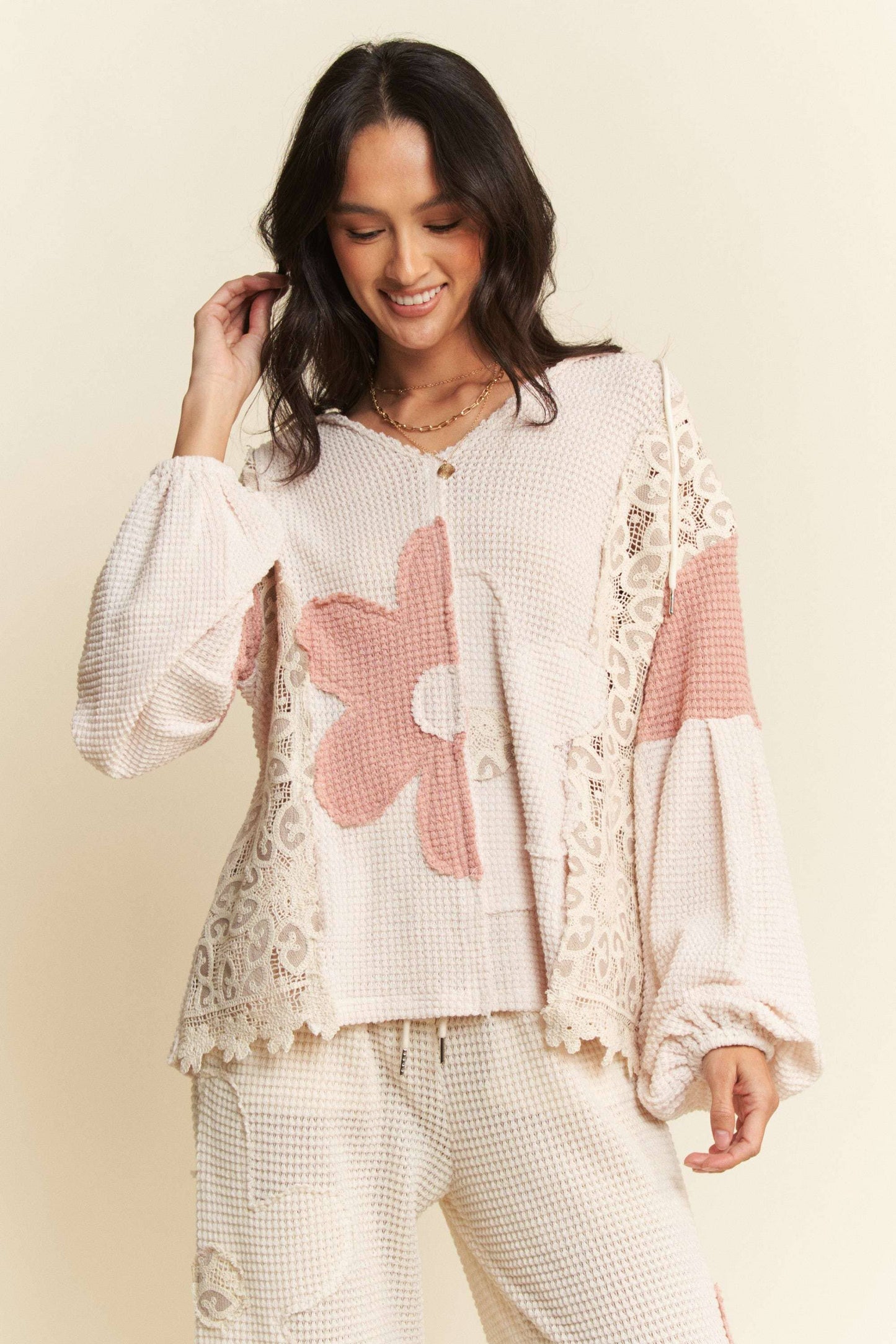 HOODIE OVERSIZED KNNIT TOP WITH FLOWER PATCH