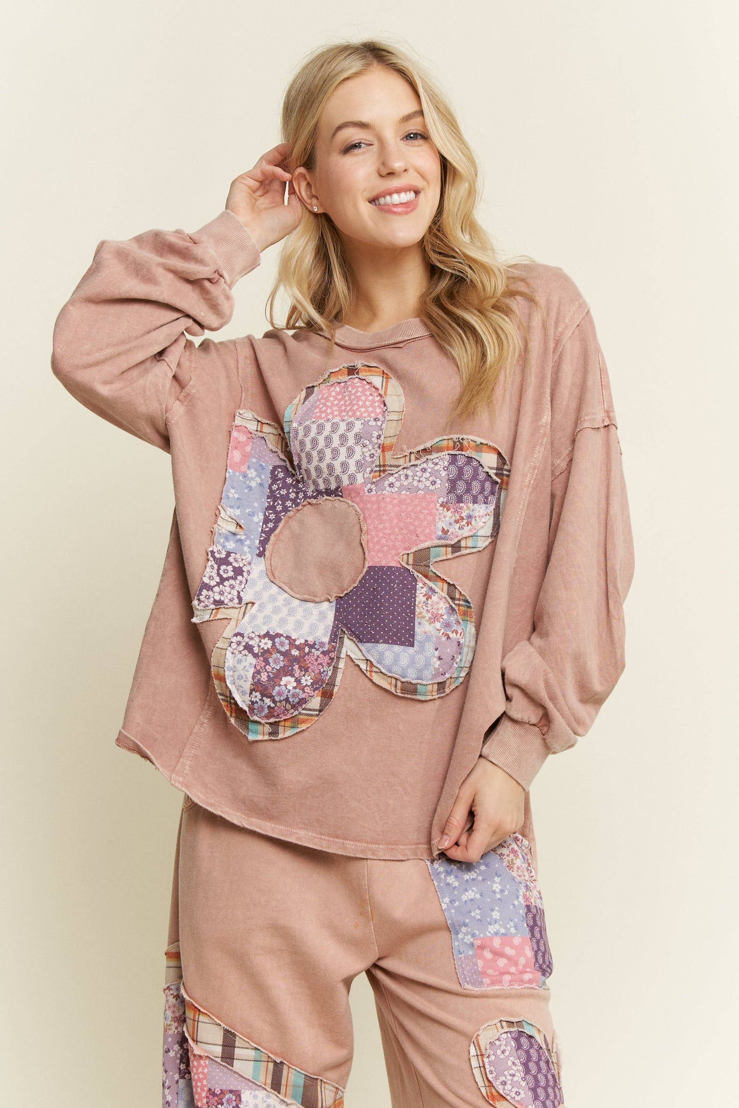 Mineral Washed Patch Daisy Longsleeve