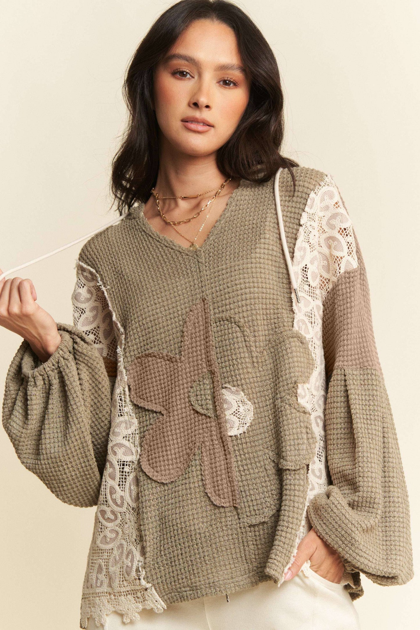 HOODIE OVERSIZED KNNIT TOP WITH FLOWER PATCH