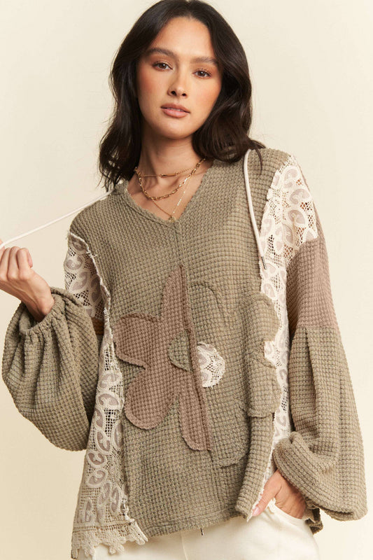 HOODIE OVERSIZED KNNIT TOP WITH FLOWER PATCH