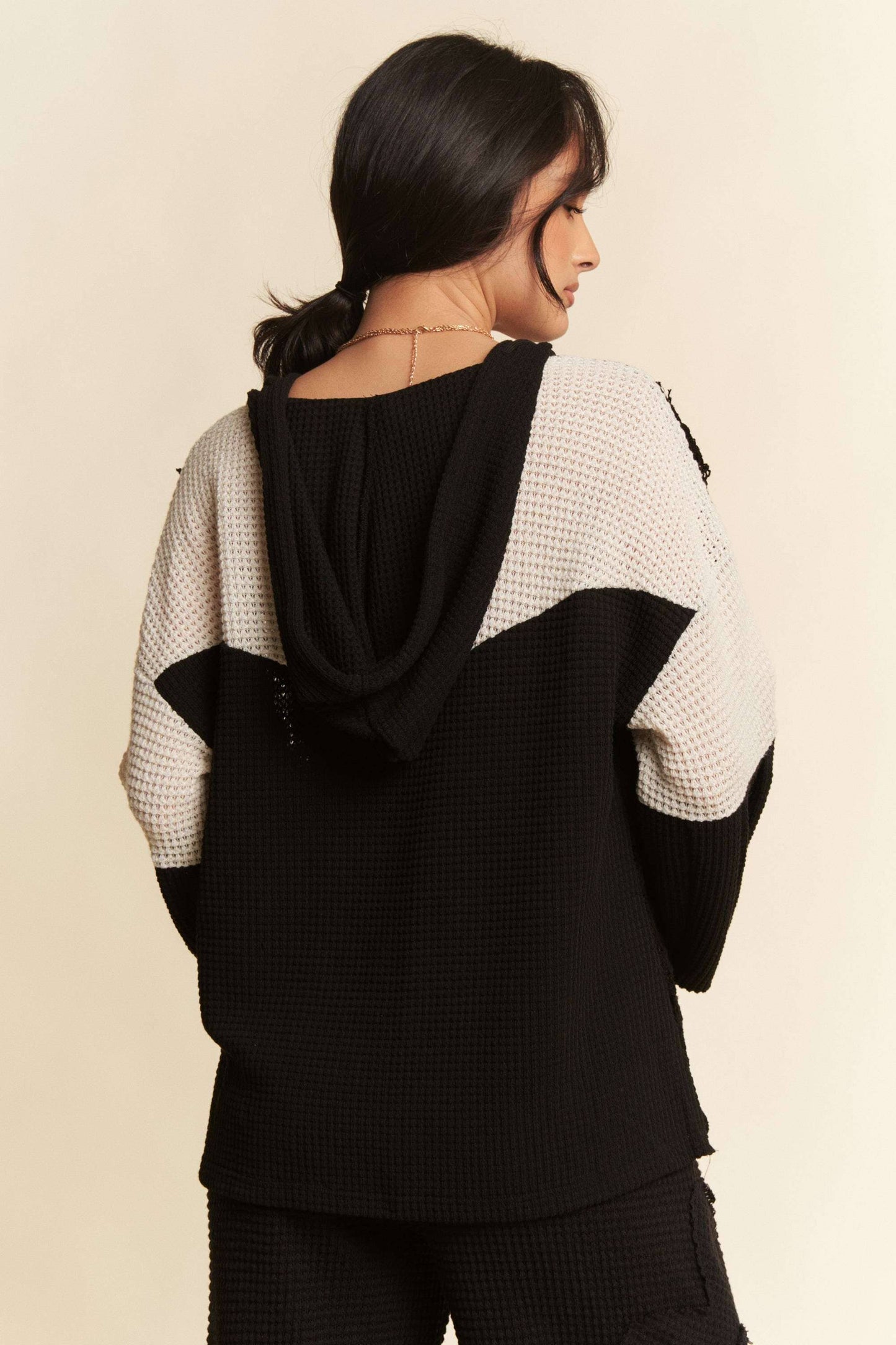 HOODIE OVERSIZED KNNIT TOP WITH FLOWER PATCH