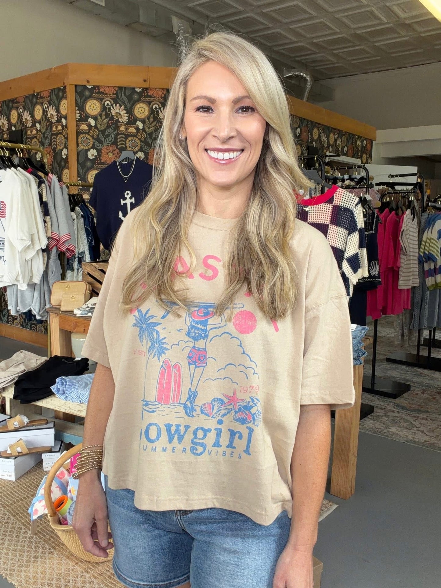 COASTAL COWGIRL SUMMUER VIBES GRAPHIC LONG CROP TOP