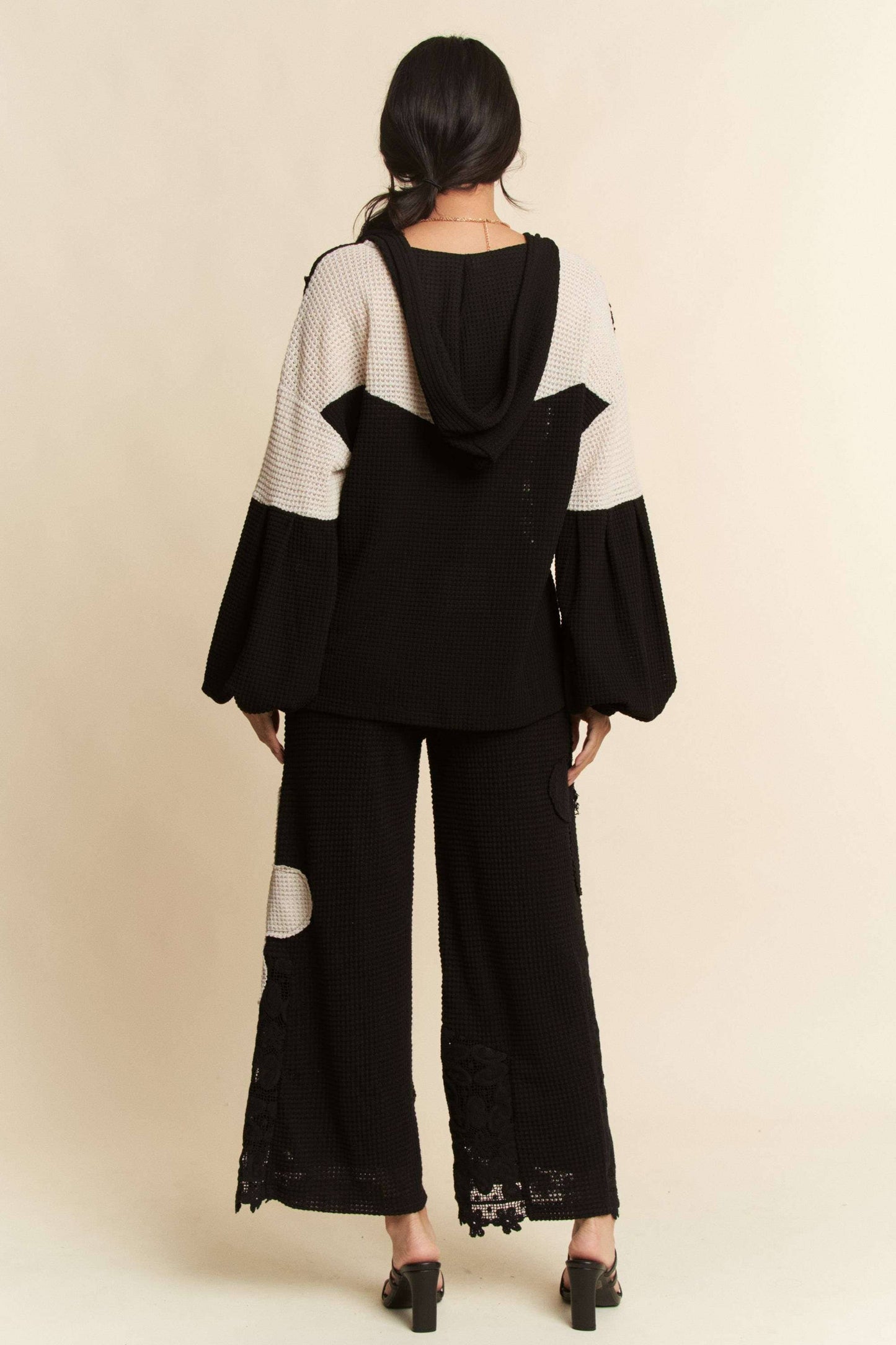 HOODIE OVERSIZED KNNIT TOP WITH FLOWER PATCH