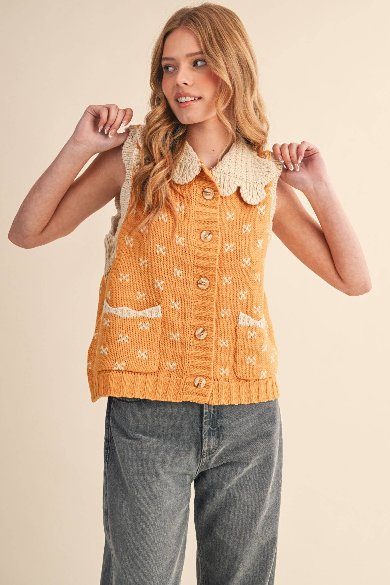 DOLL COLLAR SWEATER VEST