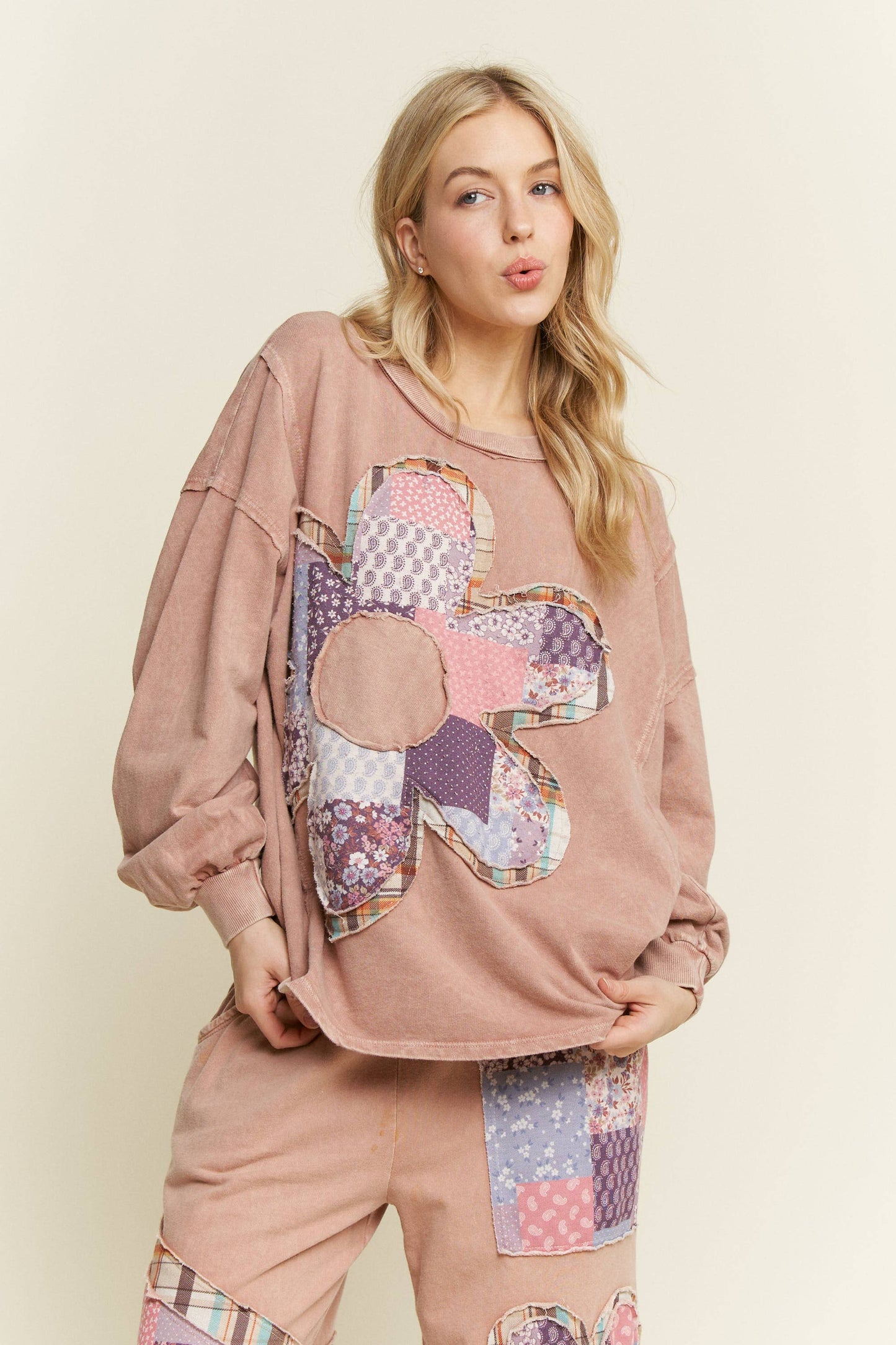Mineral Washed Patch Daisy Longsleeve