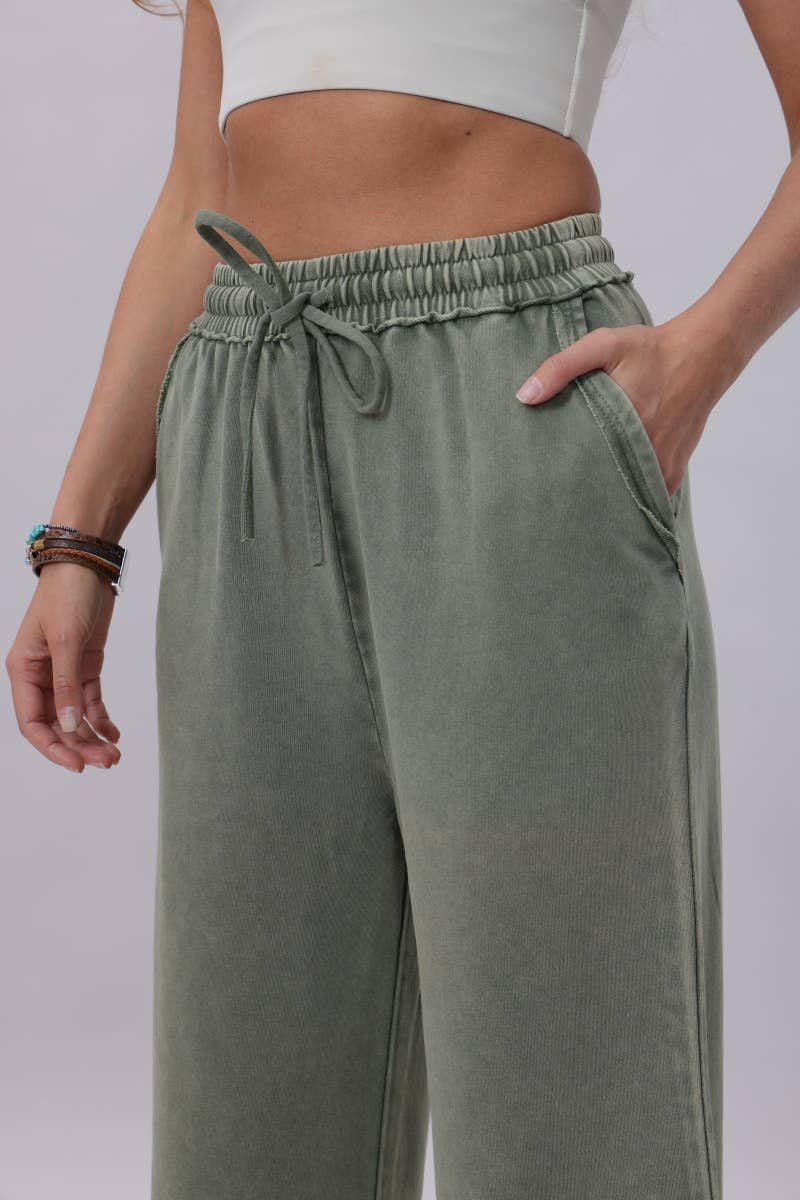 Acid Wash Wide-Leg Sweatpants – Relaxed Fit with Raw Hem