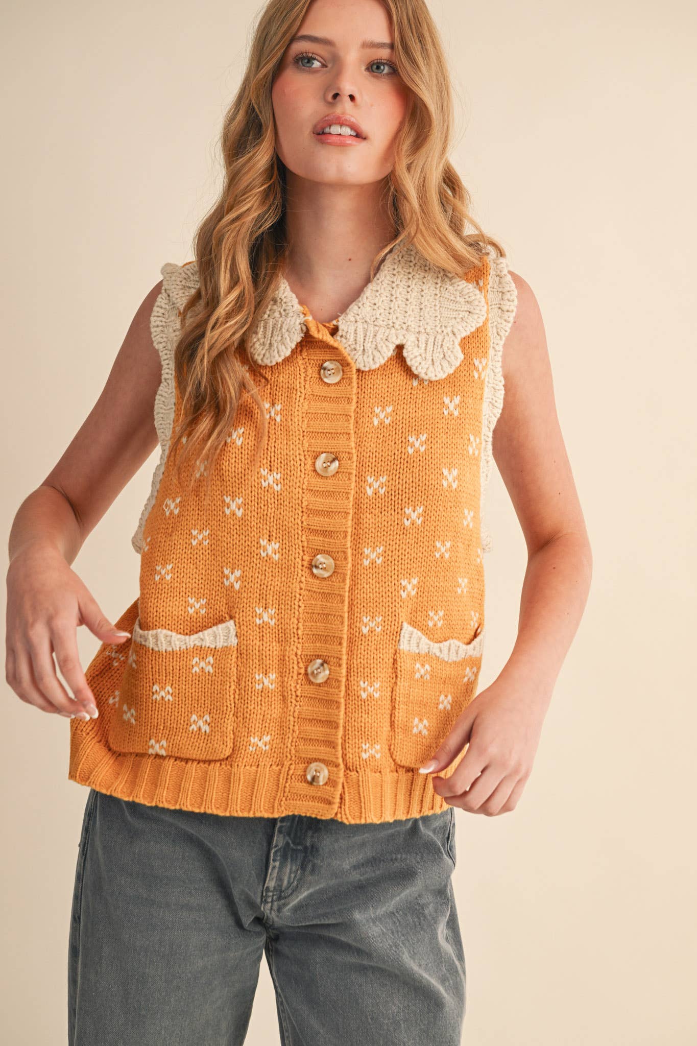 DOLL COLLAR SWEATER VEST