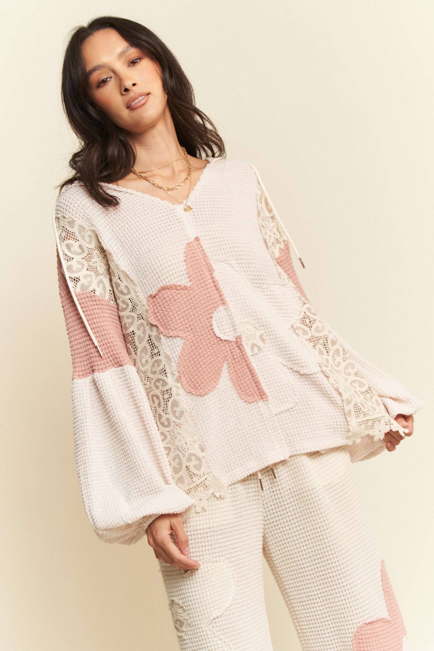 HOODIE OVERSIZED KNNIT TOP WITH FLOWER PATCH