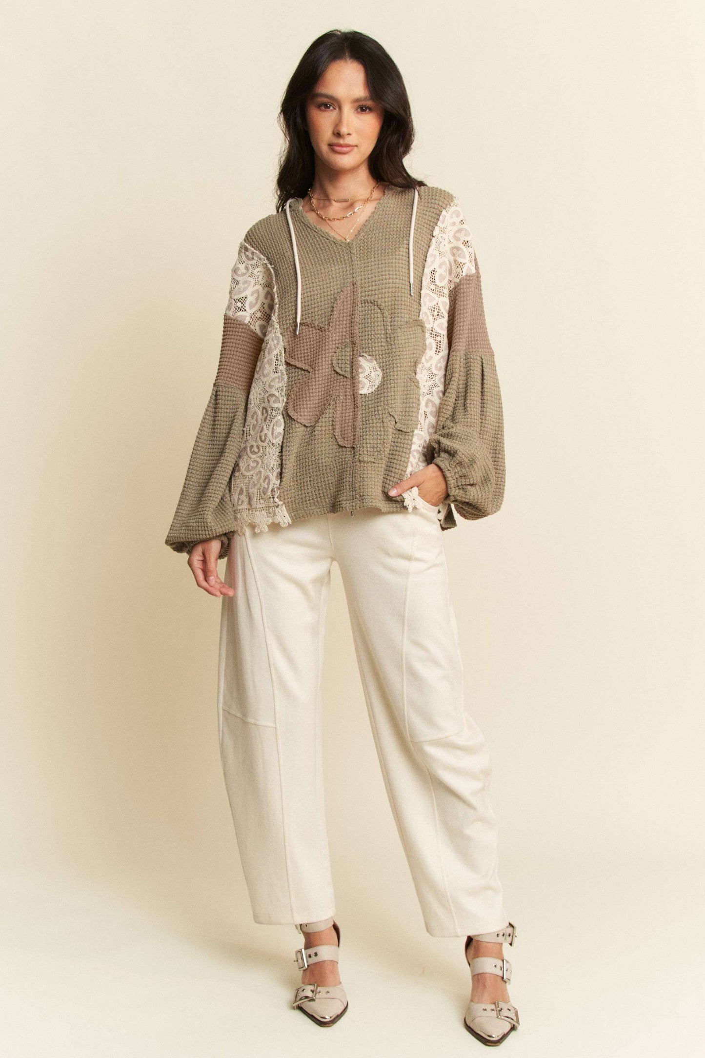 HOODIE OVERSIZED KNNIT TOP WITH FLOWER PATCH