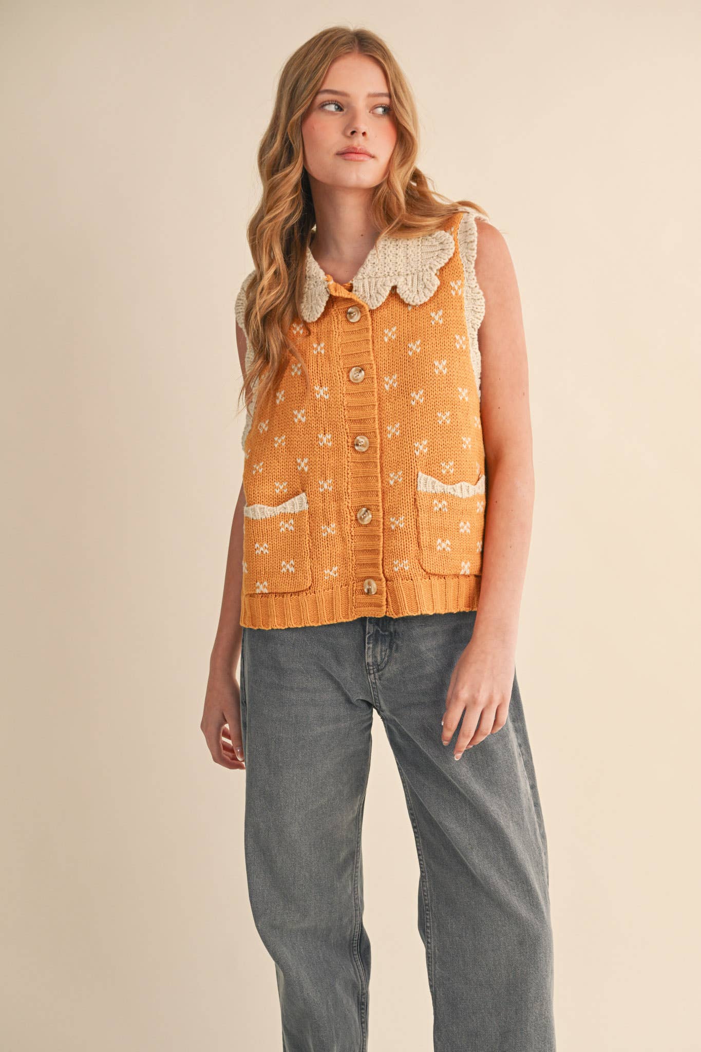 DOLL COLLAR SWEATER VEST