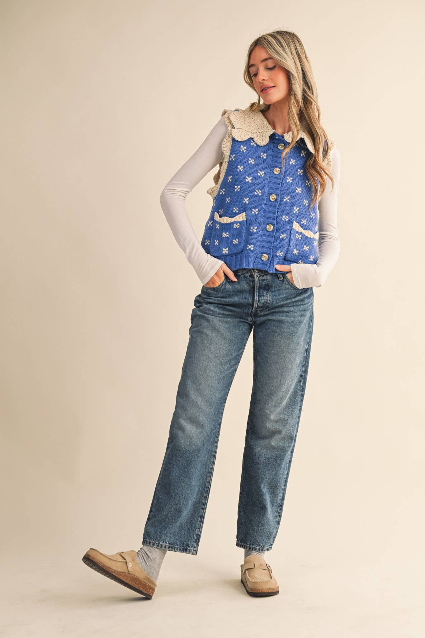 DOLL COLLAR SWEATER VEST