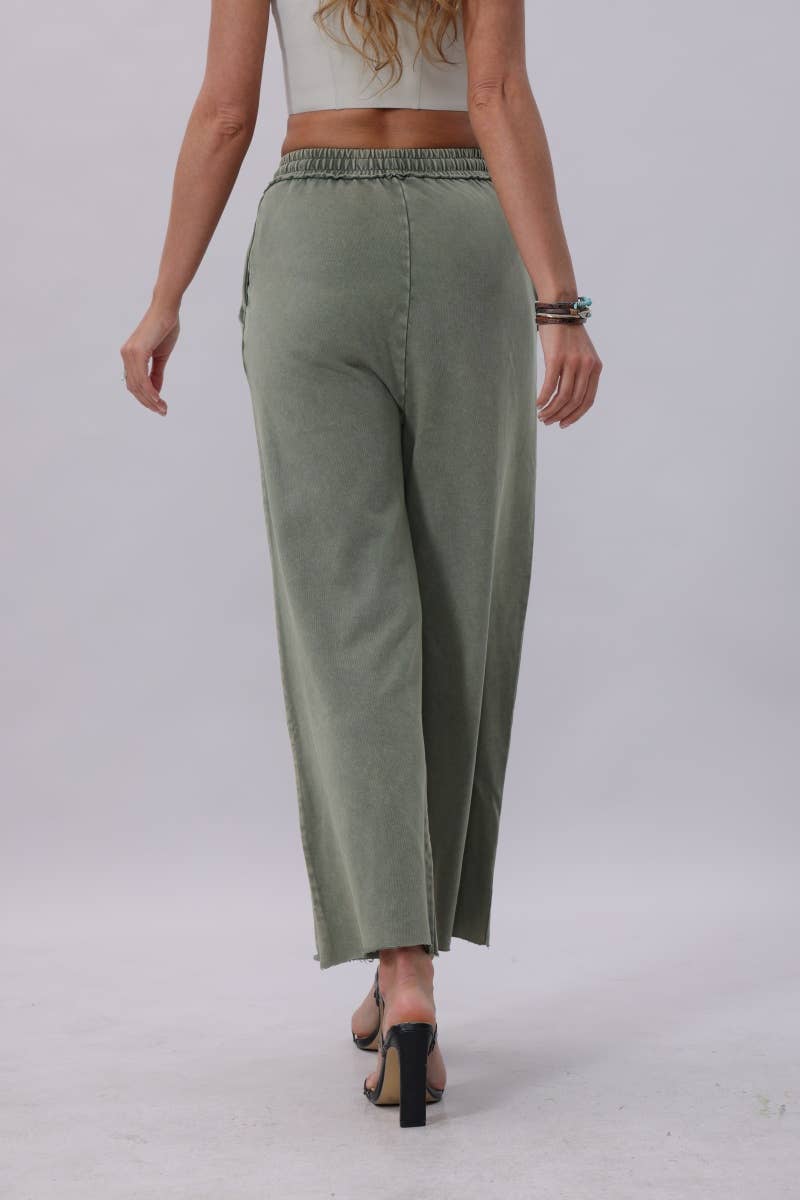 Acid Wash Wide-Leg Sweatpants – Relaxed Fit with Raw Hem