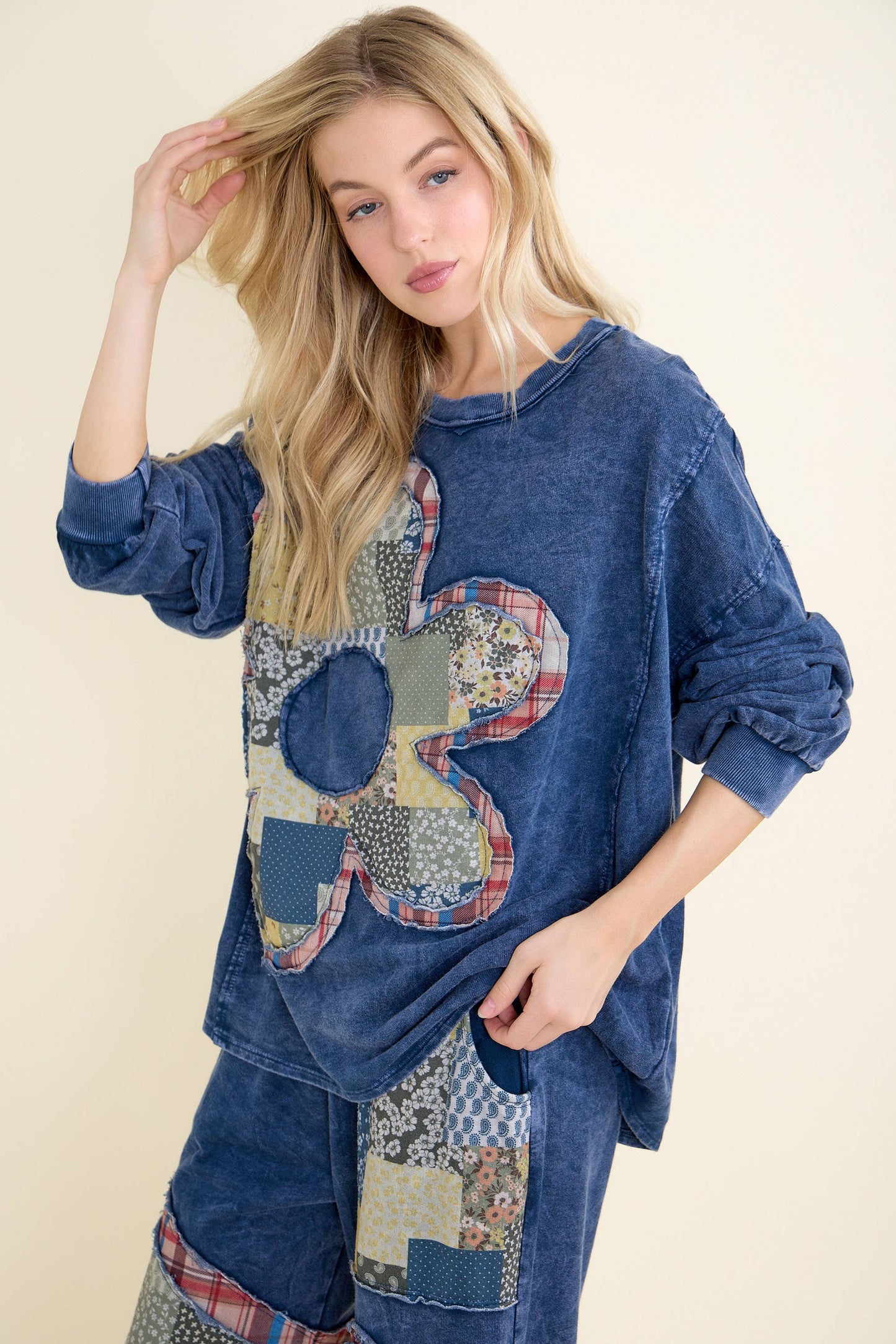 Mineral Washed Patch Daisy Longsleeve